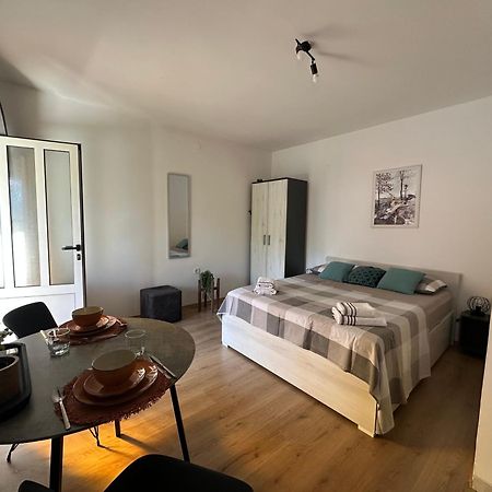 Studio Apartment Coce 트로기르 외부 사진